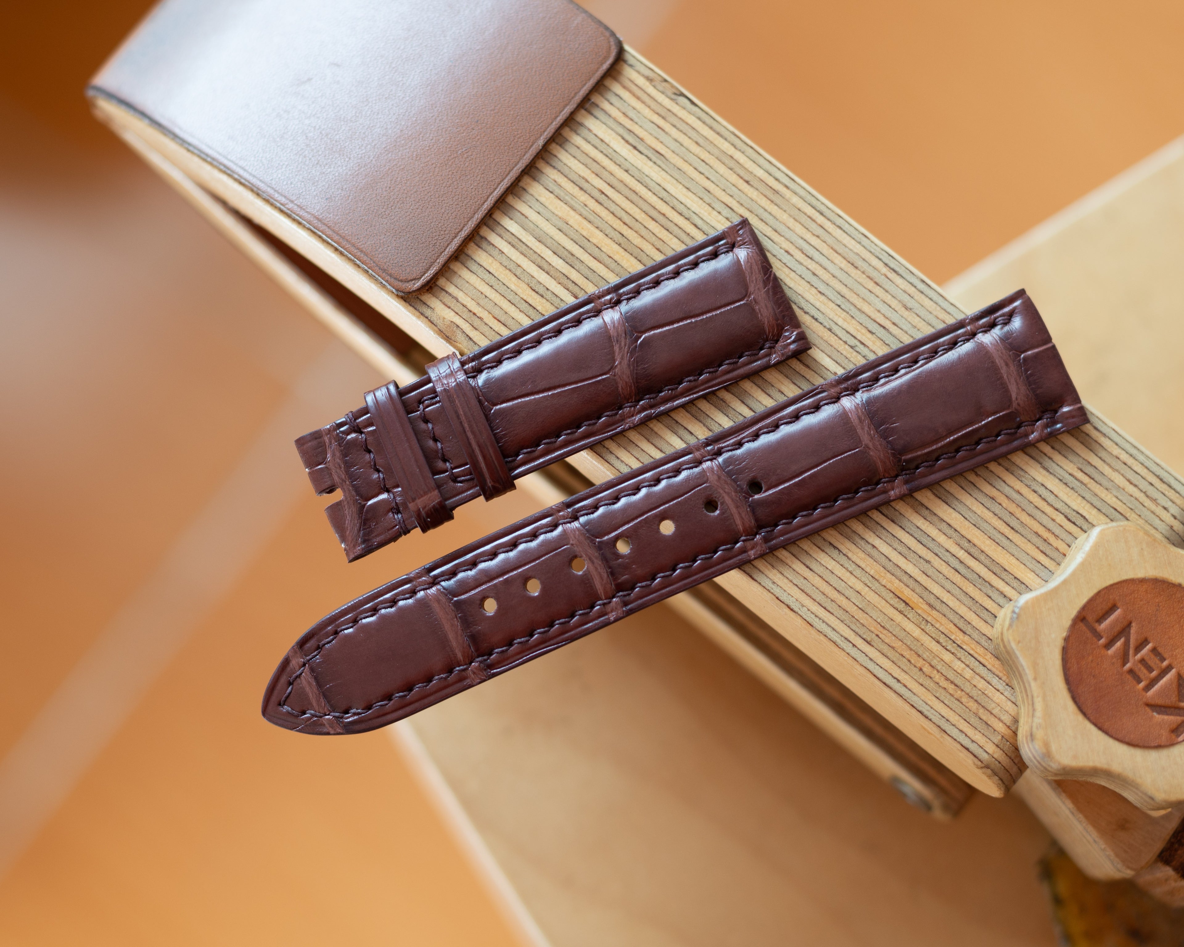 Red Brown Alligator Padding Strap