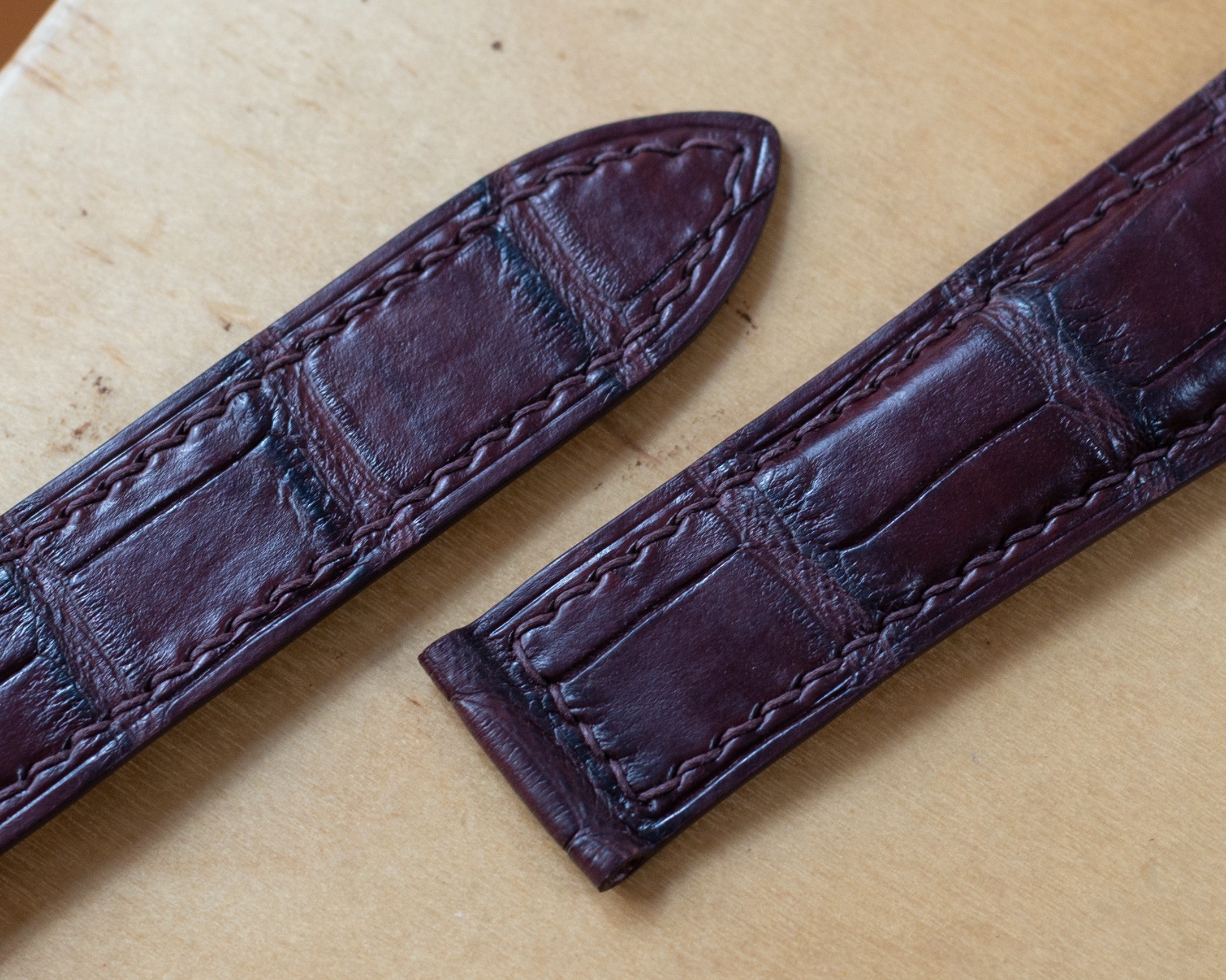 Red Brown Alligator Padding Strap